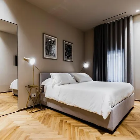 Ferrini - Etnea Heritage Apartamento *